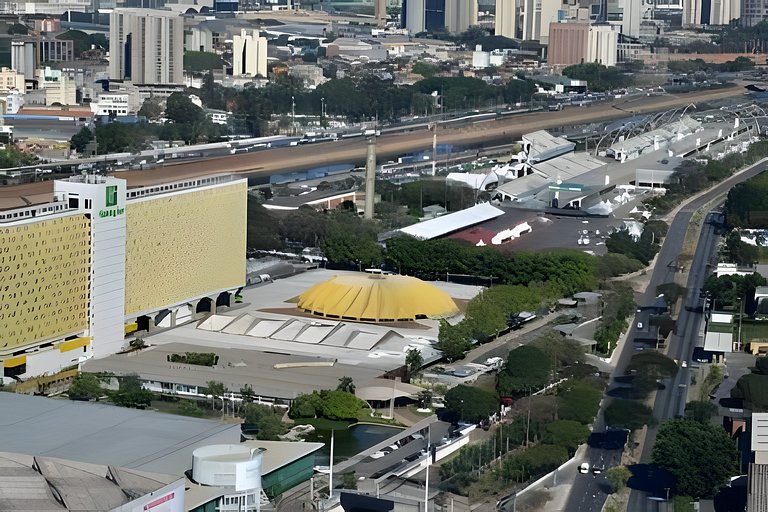 28º andar com AC e vista inesquecível no Copan